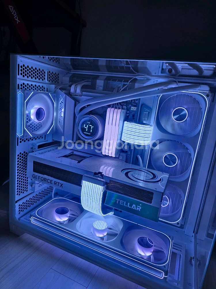 라이젠7 9800X3D RTX5080 본체 팝니다--2