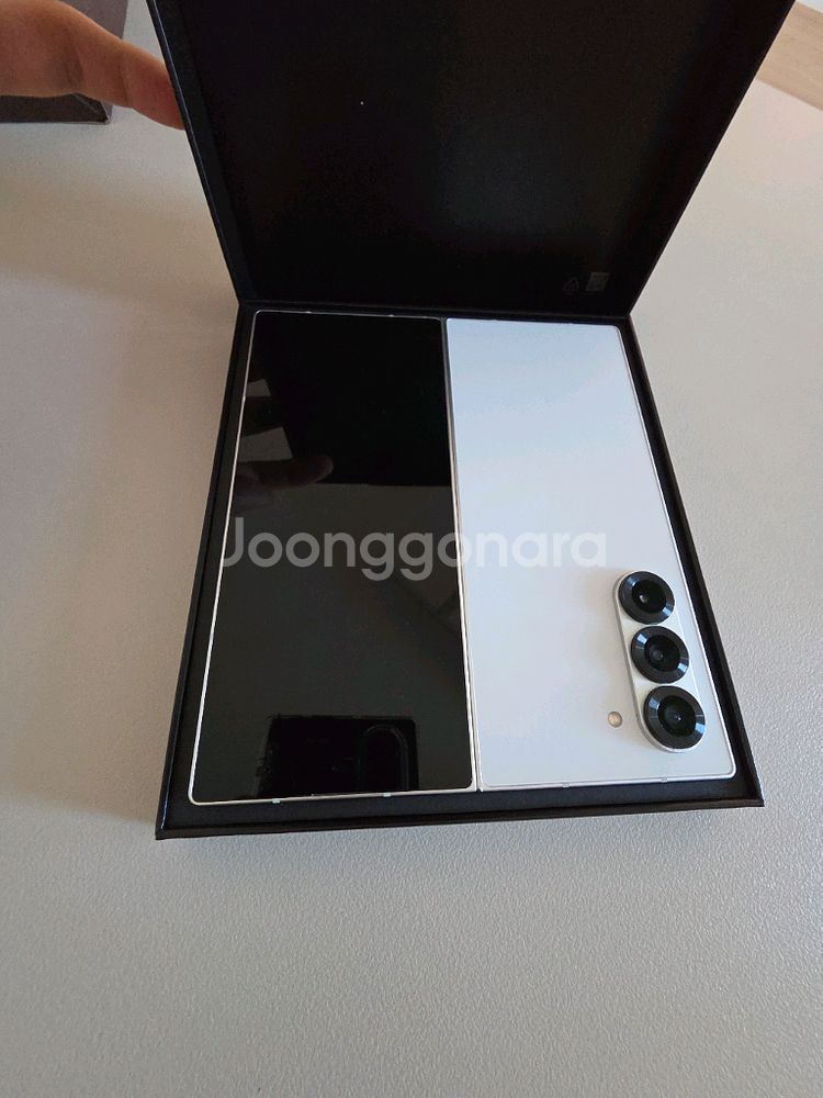 갤럭시 폴드6 한정판 화이트 1테라(1TB)--2