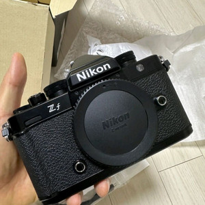 니콘zf(28mm 2.8se) 렌즈 풀박