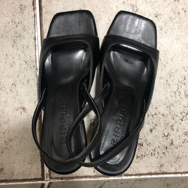 국내제작 슬링백 샌들 225--1