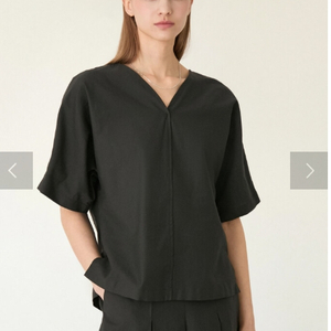 dkny 도나카란 한섬 v 넥 블라우스 s 사이즈 2