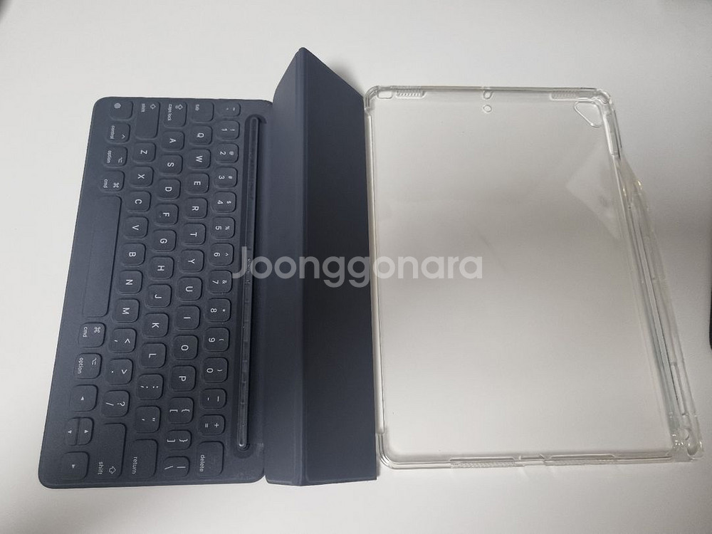 아이패드 프로 10.5, 에어3 정품 스마트 키보드--0