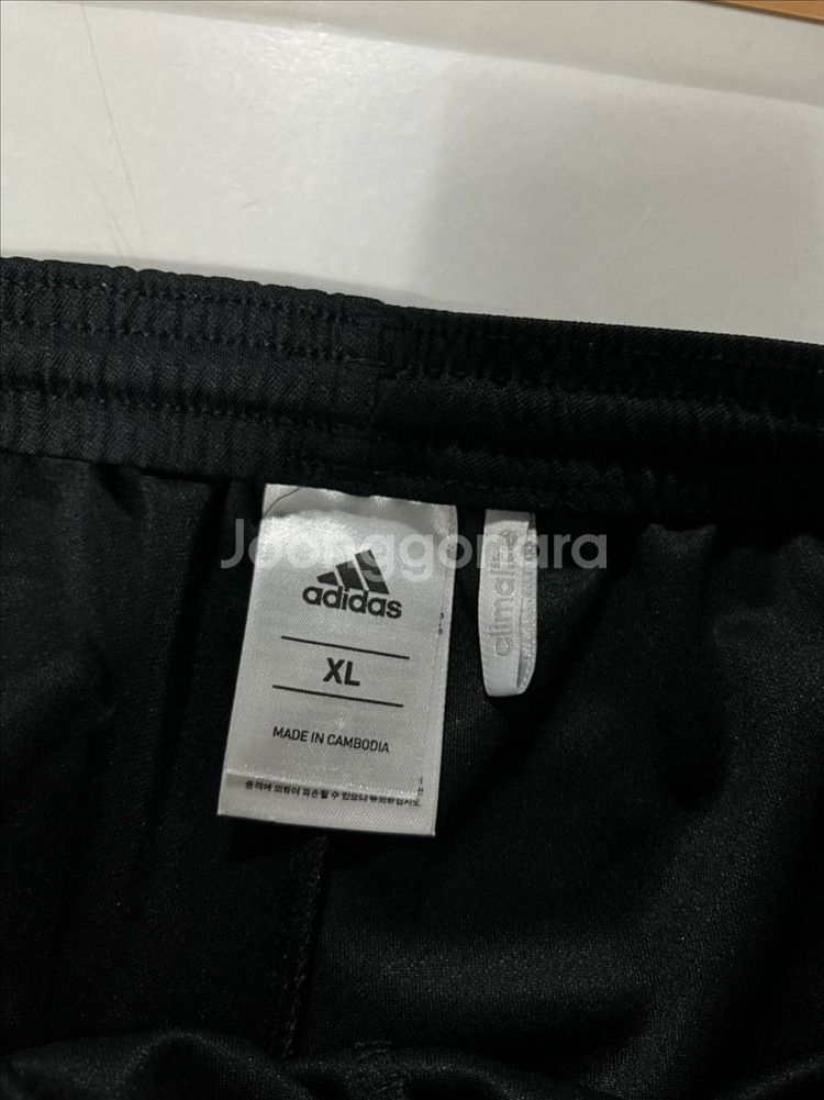 33-34 아디다스 기능성 스판 밴딩 반바지--3