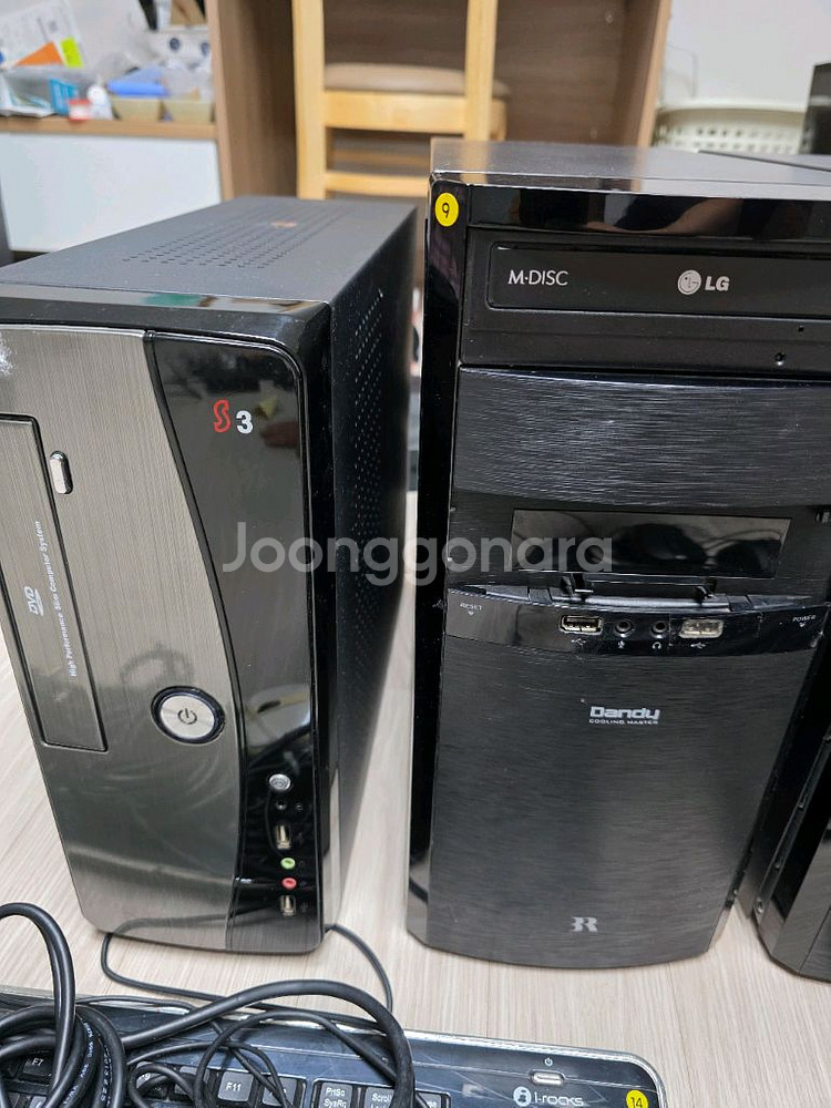 인텔 펜티엄 컴퓨터 본체/원10,24년 문서/368GB--1