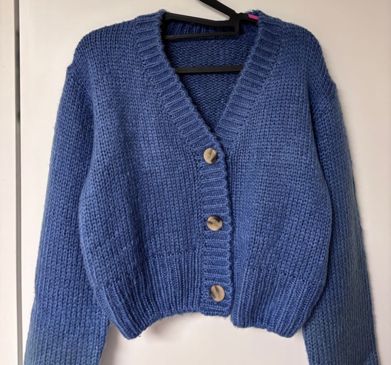 세컨에디션 파우터크롭 크롭 니트 가디건 블루--4