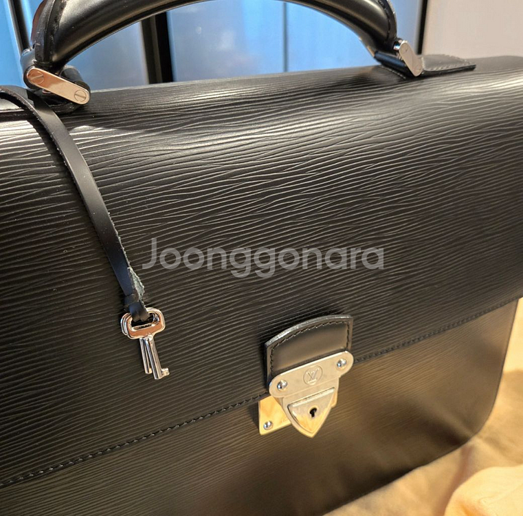 루이비통 에삐 은장 라퀴토 브리프케이스 남성가방--1