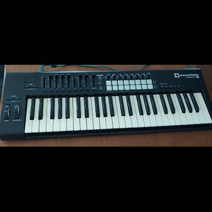 Novation Launchkey 49 미디 키보드