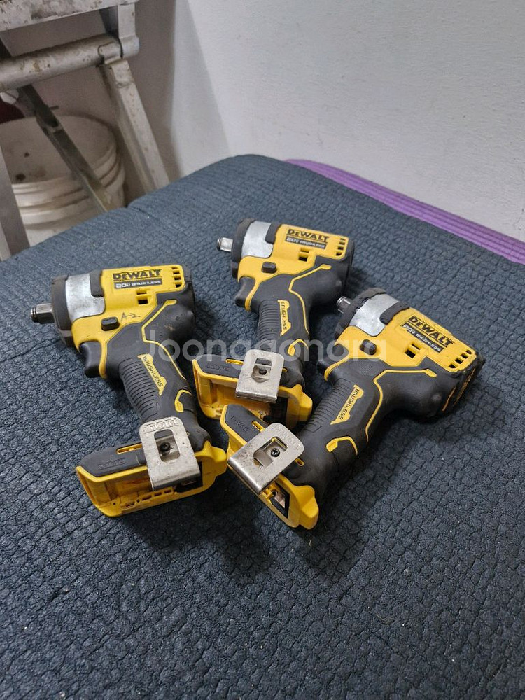 디월트충전임팩렌치 DCF911 미드토크임팩렌치 본체만--2