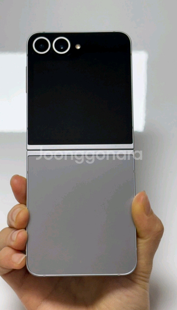 갤럭시 Z Flip6 256 실버쉐도우--11