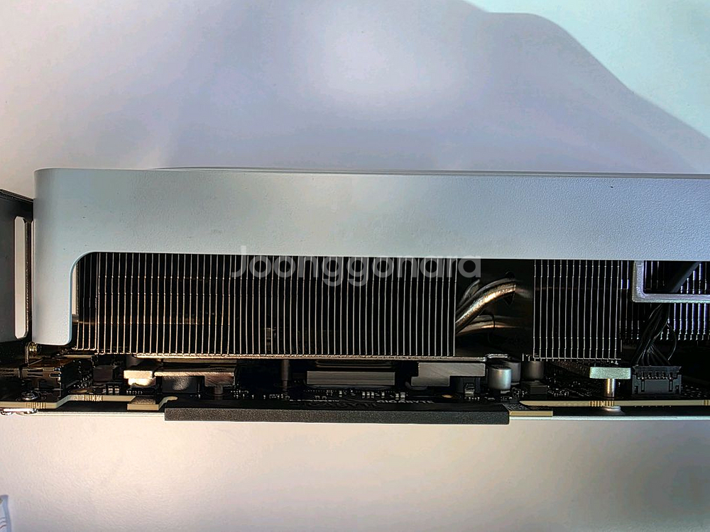 기가바이트 5070Ti 에어로--5