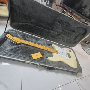 Fender stratocaster 일제 기타 하드케이