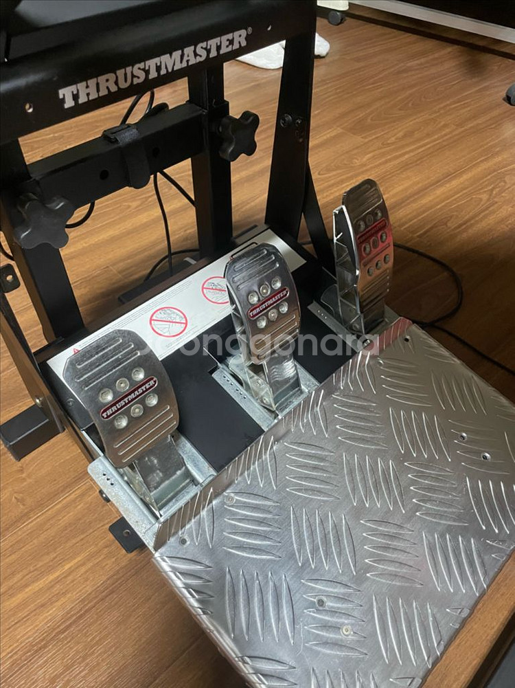 트러스트 마스터 t500 팝니다.--6