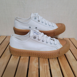 엑셀시오르 볼트 로우 스니커즈 250 이미지