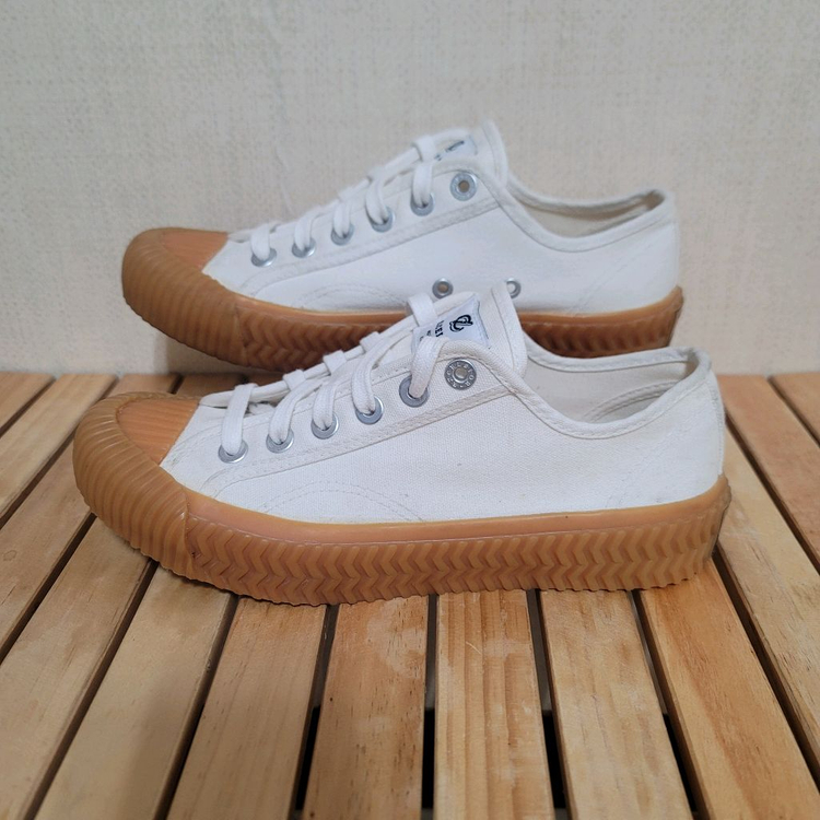 엑셀시오르 볼트 로우 스니커즈 250 이미지