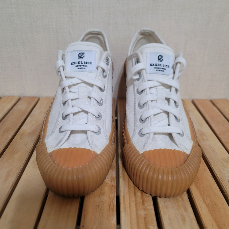 엑셀시오르 볼트 로우 스니커즈 250 이미지