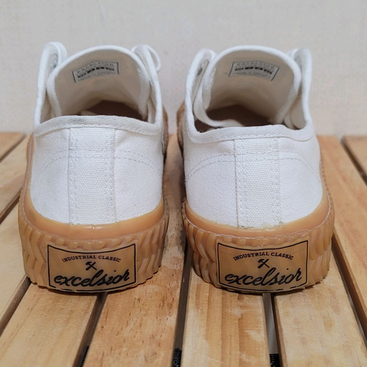 엑셀시오르 볼트 로우 스니커즈 250 이미지