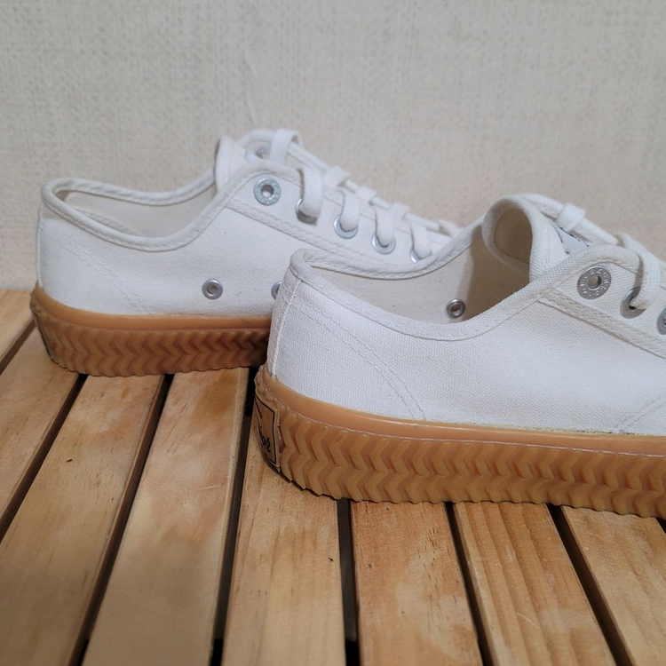 엑셀시오르 볼트 로우 스니커즈 250 이미지