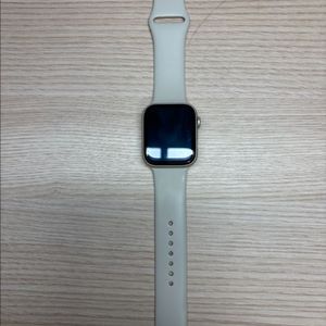 애플워치 se2 44mm 스타라이트 판매합니다