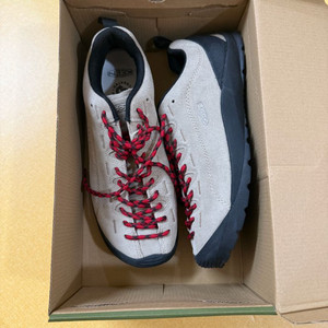 Keen Jasper 실버 밍크 270 팝니다.
