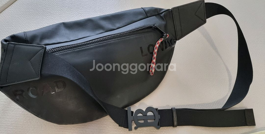 버버리 호스페리 범백 라지 슬링백--7