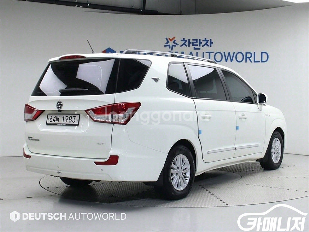 [KG모빌리티(쌍용) ]코란도투리스모 2WD LT 9인--1