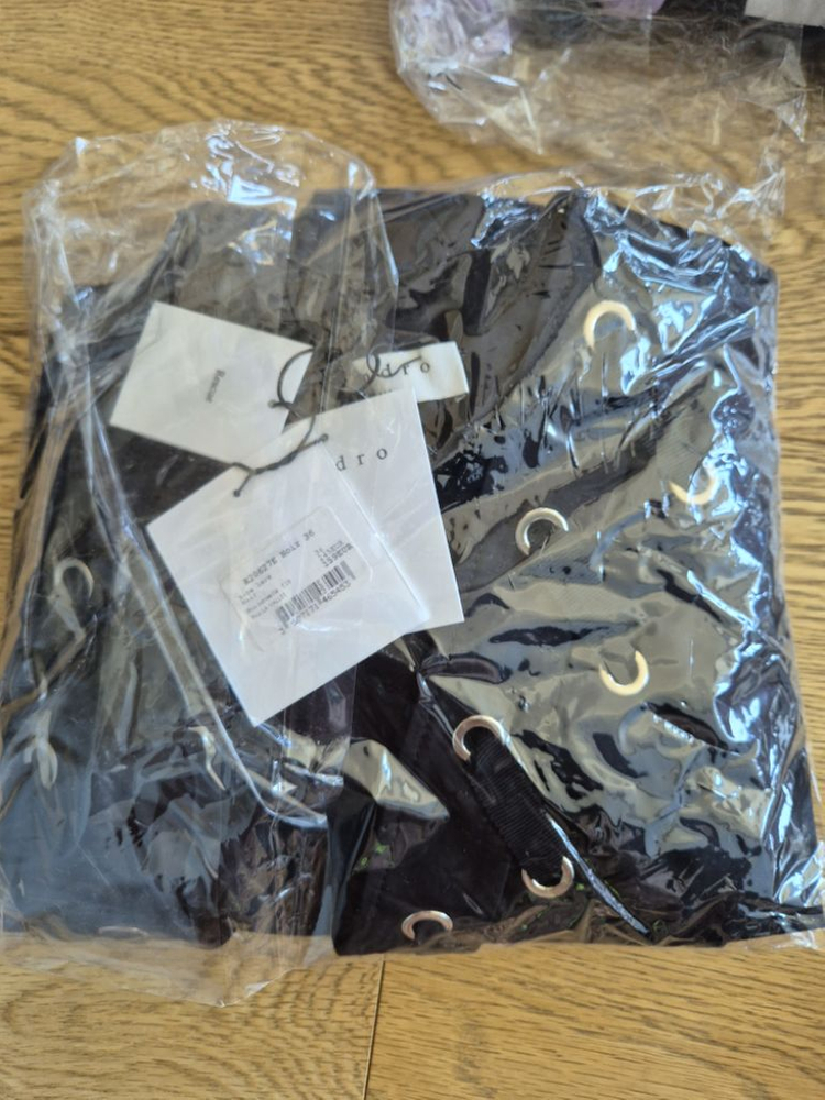 (새상품) 산드로 블랙 반팔 원피스 36사이즈--7