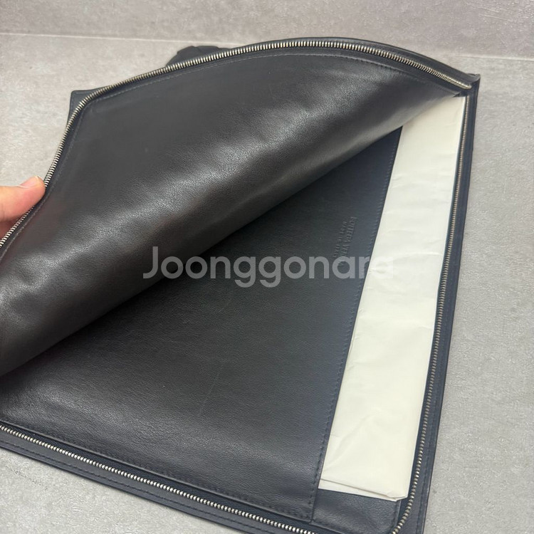보테가 베네타 인트레치아토 도큐먼트 클러치--2