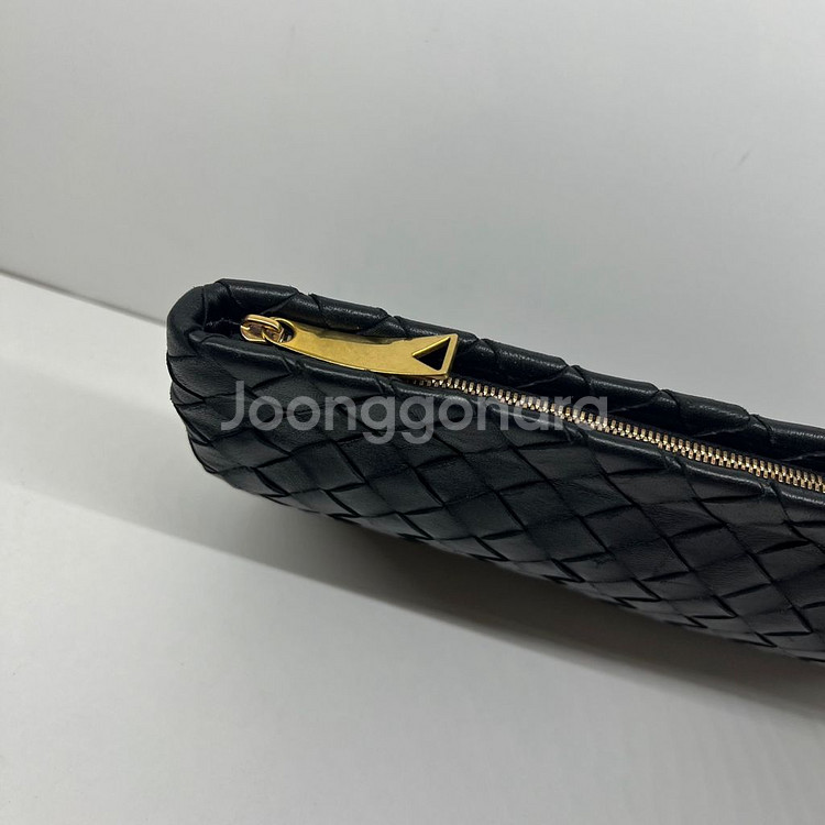 보테가 베네타 인트레치아토 도큐먼트 클러치--3