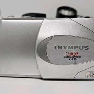올림푸스 CAMEDIA X-250디카