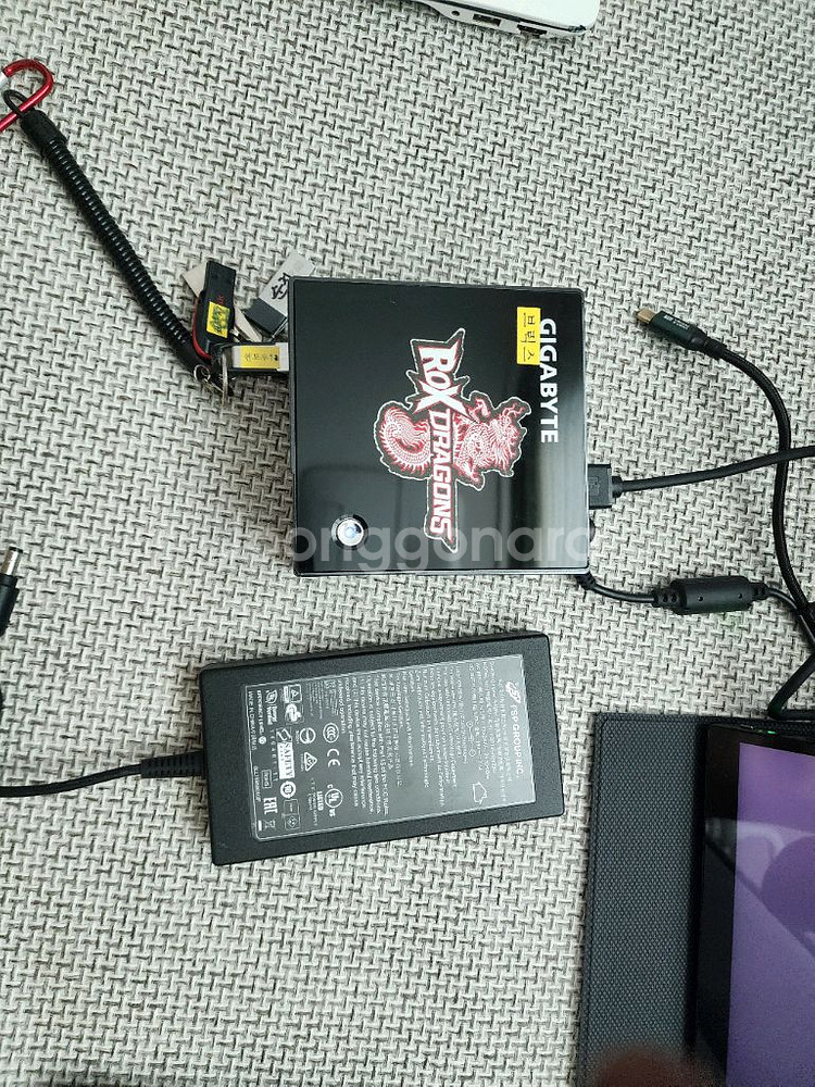 기가바이트미니pc i5 5575r 램12기가 ssd25--2