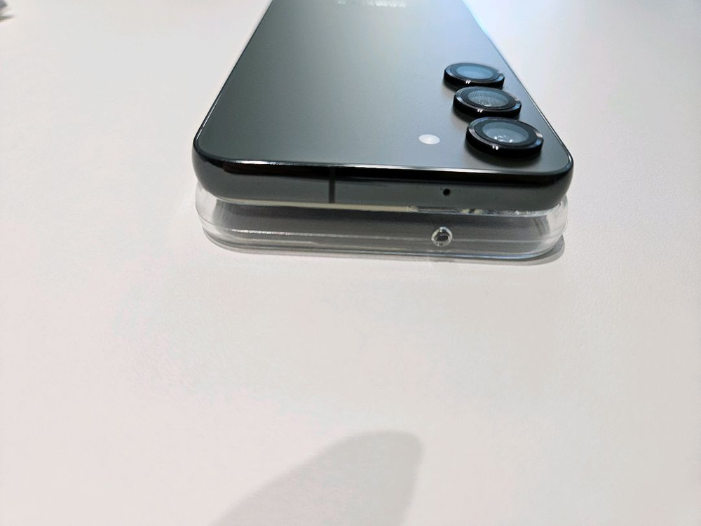 갤럭시 S23 상태좋은 휴대폰 팔아요--3