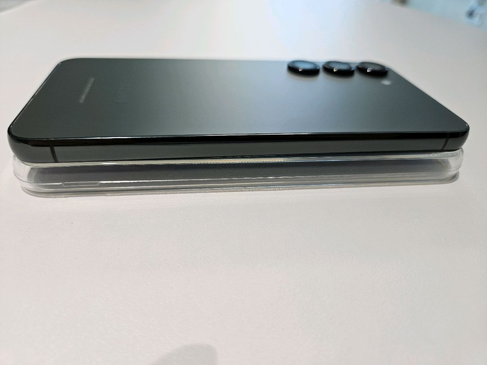 갤럭시 S23 상태좋은 휴대폰 팔아요--2