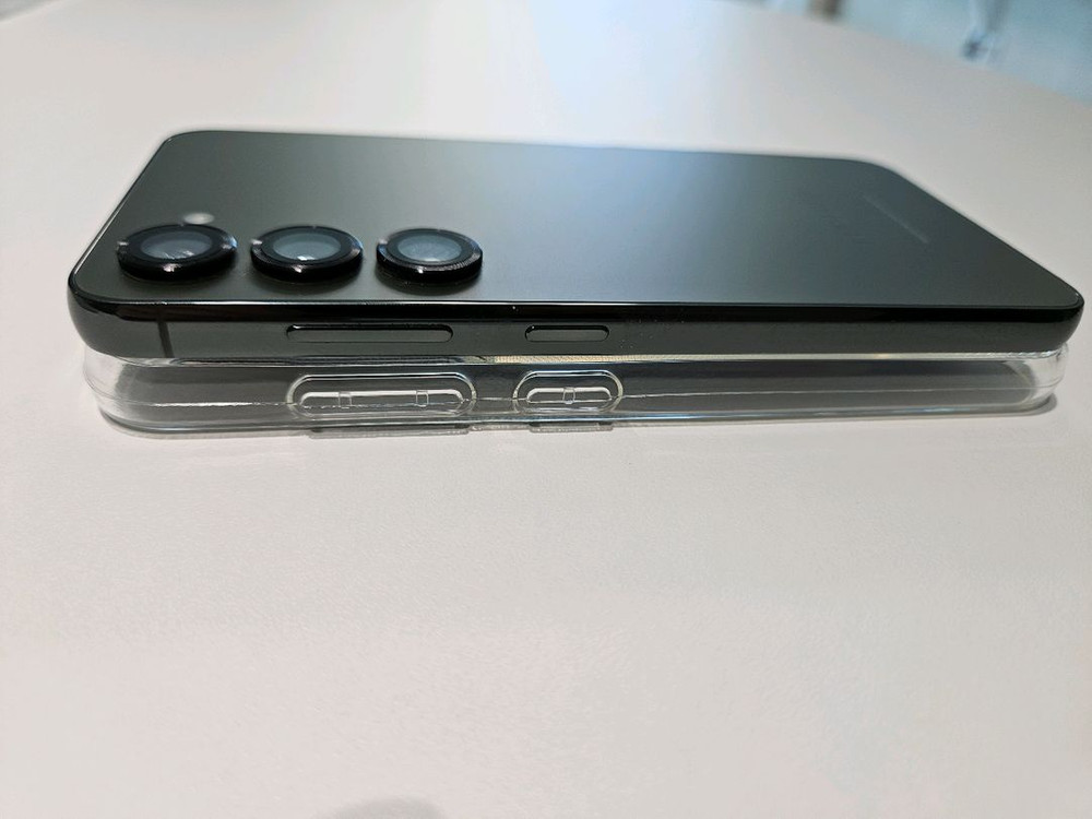 갤럭시 S23 상태좋은 휴대폰 팔아요--4