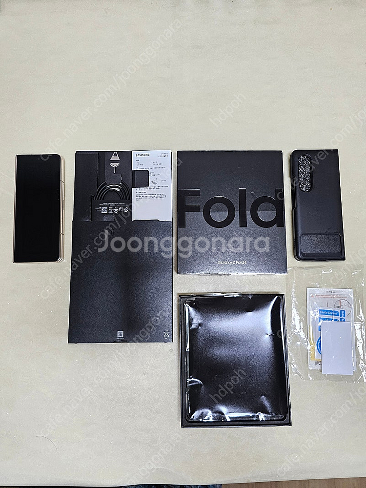 갤럭시Z 폴드4 베이지색 512GB 팝니다--0