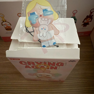 팝마트 크라잉 어게인 키링 새상품 금발시크릿입니다.