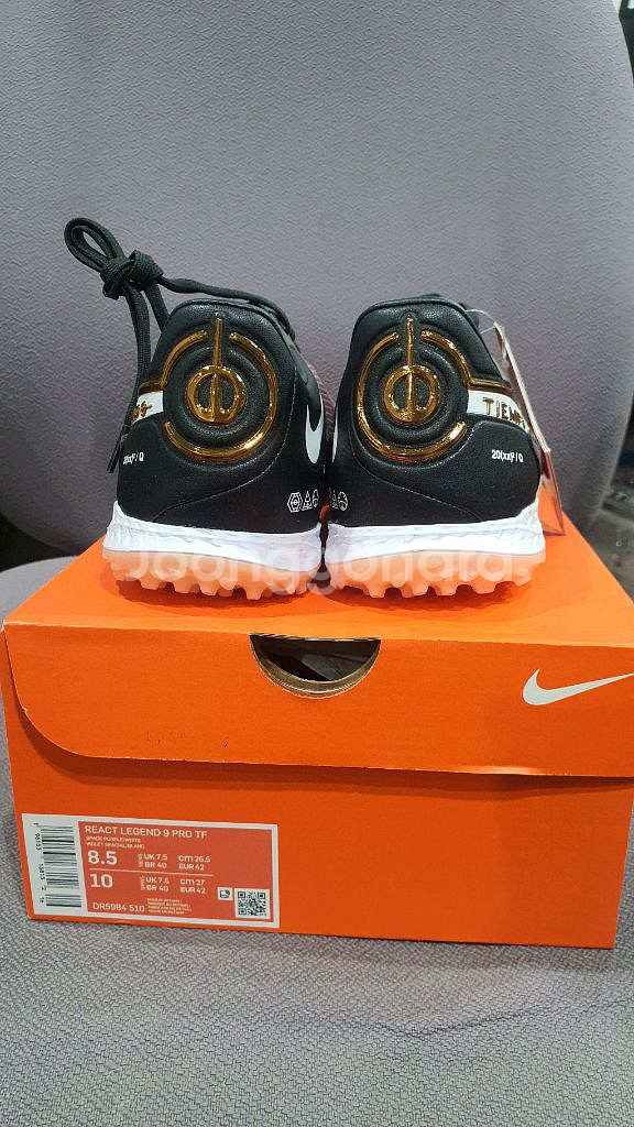 나이키 티엠포 리엑트 레전드9 프로 풋살화판매합니다.--1