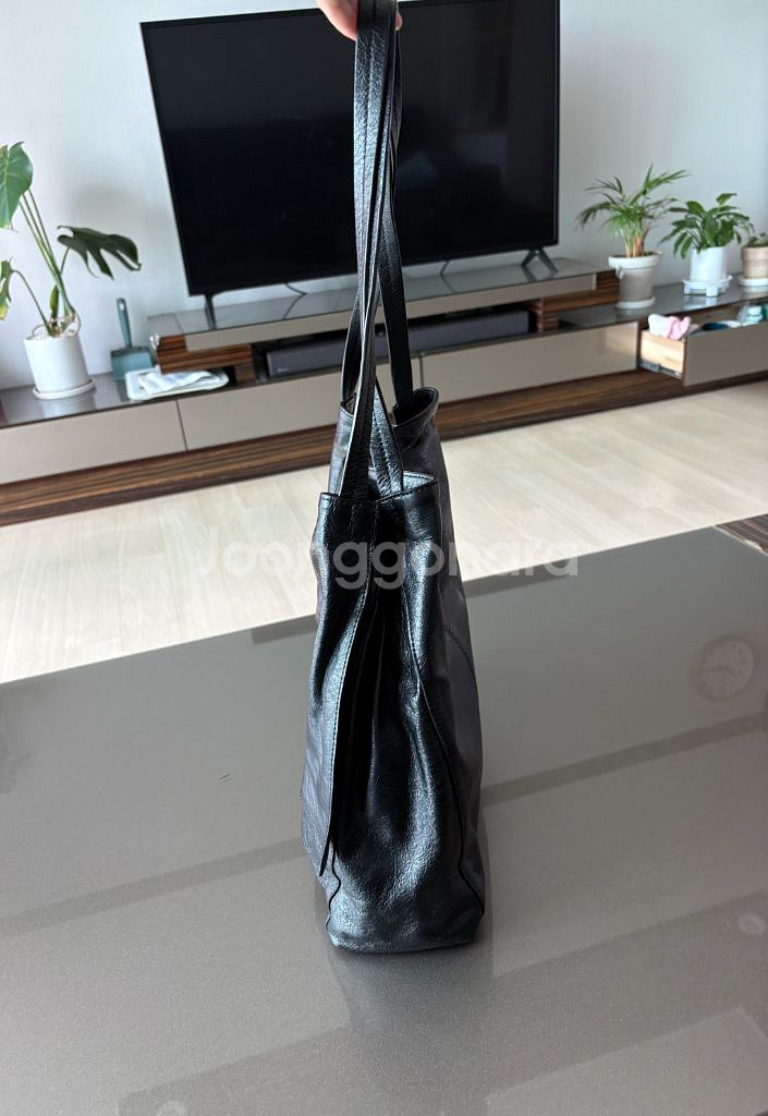 루즈앤라운지 카프리 숄더백.라지사이즈(천연양가죽.새상품--3