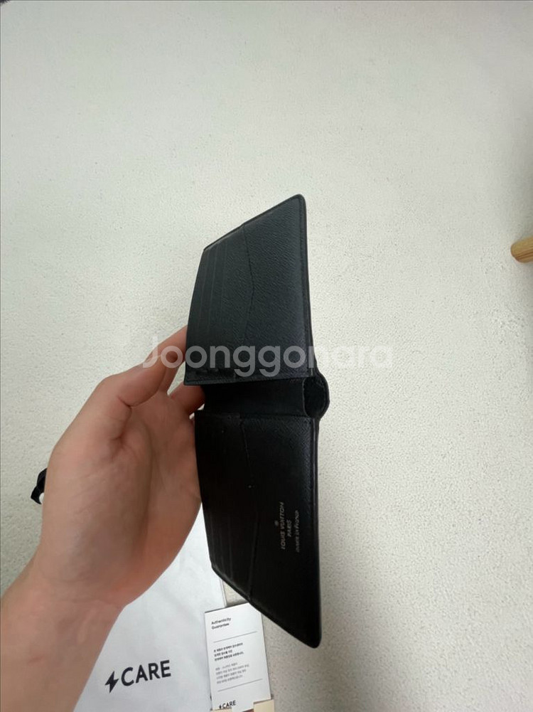 루이비통 멀티플 월렛 이클립스 반지갑 판매합니다.--3