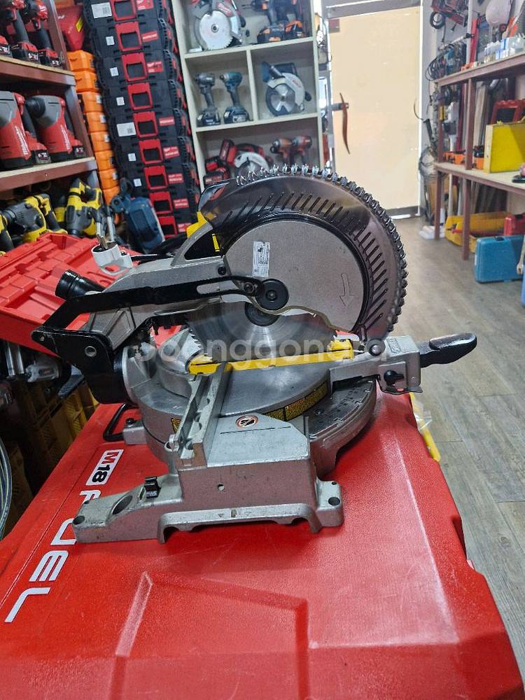 디월트각도절단기 마이터쏘 DWS713 각도카타기--6