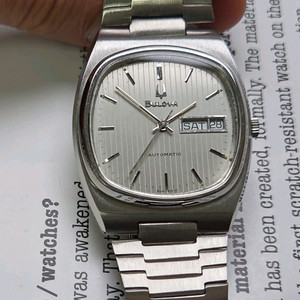 빈티지 부로바 테레비 데이데이트 세로판 실버다이얼 뻐뻐