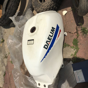 VF125 연료탱크 신품 판매