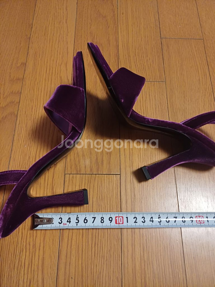 새상품 이태리 3JUIN(3주인) 스웨이드 샌들 36--7