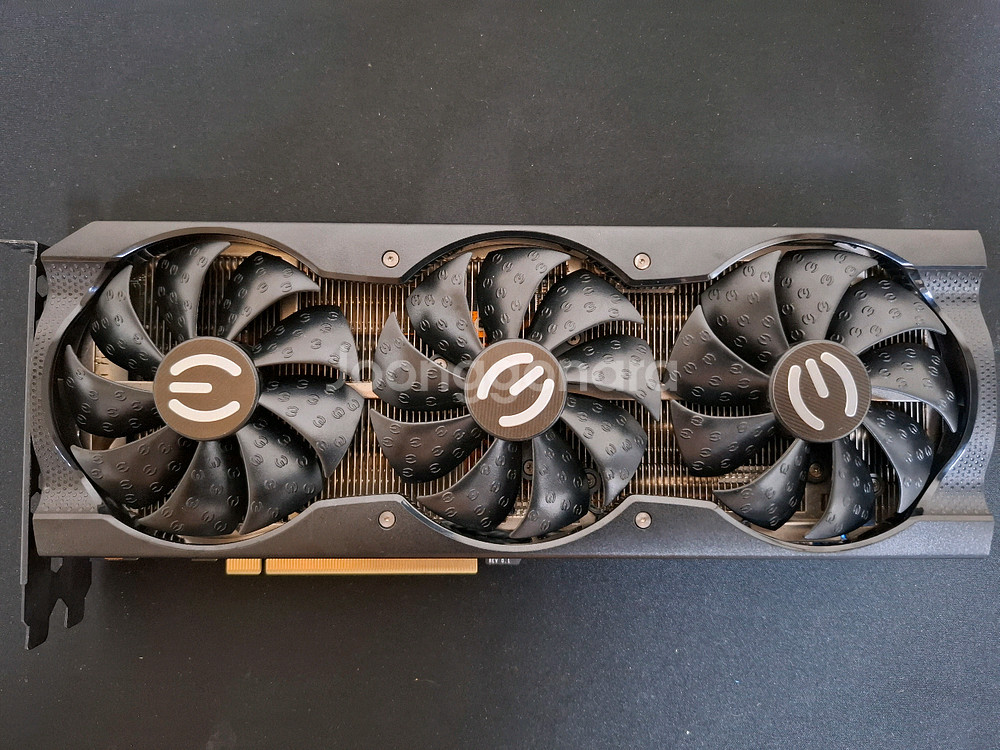 컴퓨터 그래픽카드 EVGA RTX3070 8GB--3