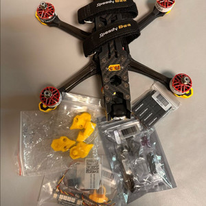 fpv 드론 speedy bee master5 팝니다.
