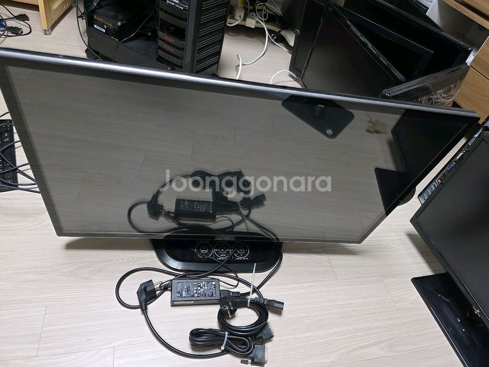 엘지 LG 32인치,24인치 LED 모니터/본체--2