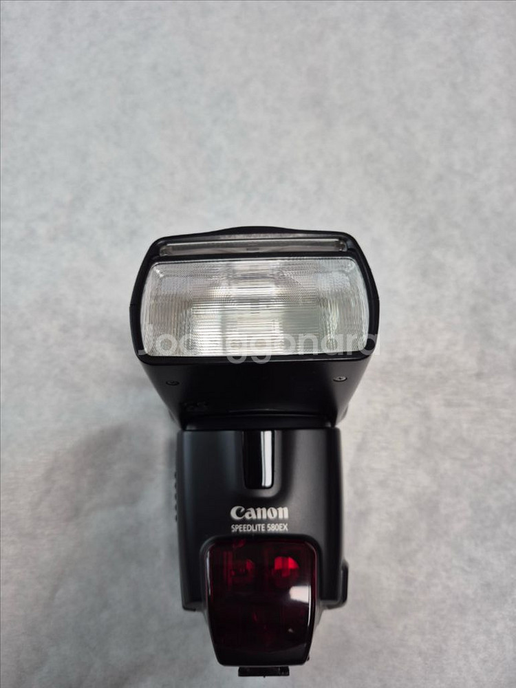 캐논 EOS 5D Mark III, EOS 20D--6