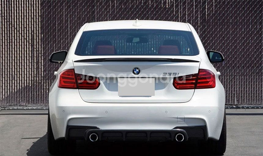 BMW 3시리즈 F30 M3 F80 블랙 카본 스포일러--1