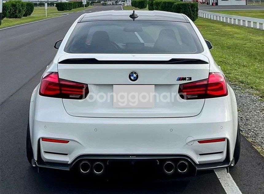 BMW 3시리즈 F30 M3 F80 블랙 카본 스포일러--3