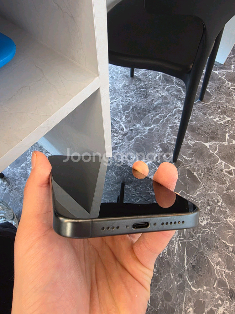 자급제 아이폰 15프로맥스 256gb 애케플1년이상--1