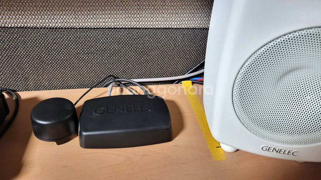 제네렉(Genelec) 8330a 화이트 1조(2개)--4